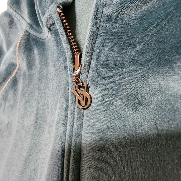 Victoria’s Secret‎ On Point Velour Rhinestone Zip Hoodie Green Medium - Picture 2 of 10